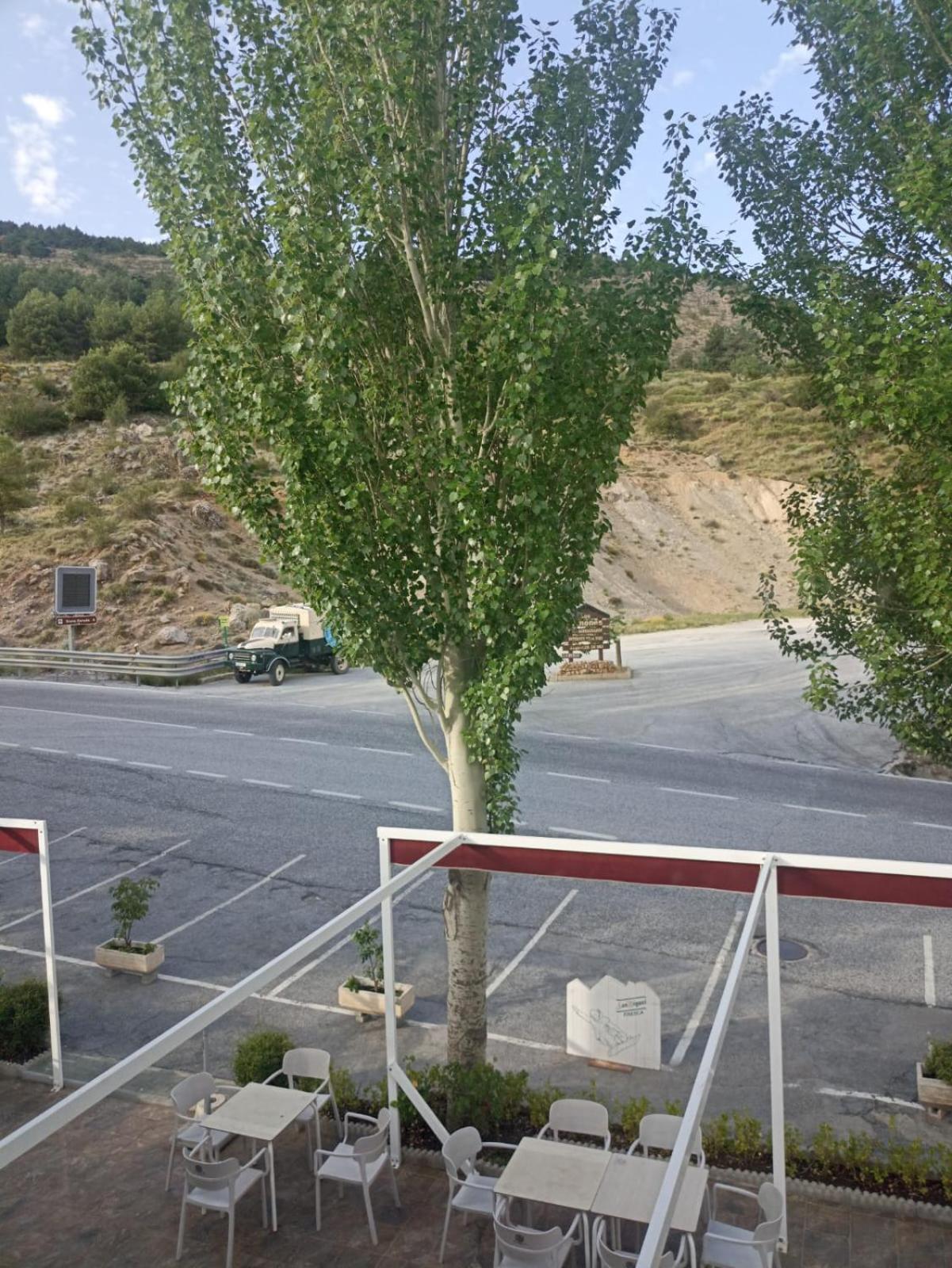 Hostal El Desvio เซียร์ราเนบาดา ภายนอก รูปภาพ