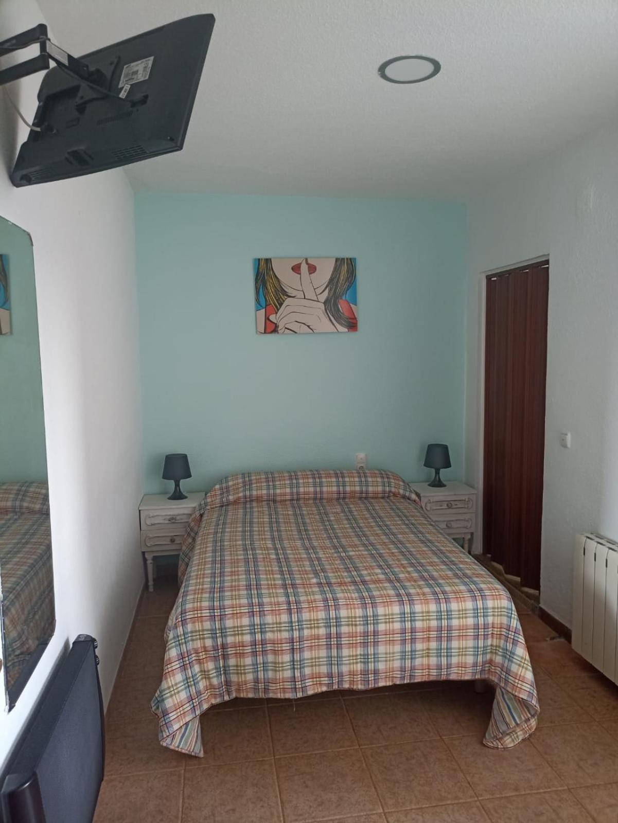 Hostal El Desvio เซียร์ราเนบาดา ภายนอก รูปภาพ