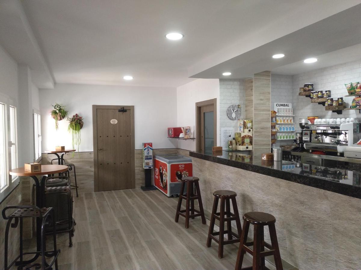 Hostal El Desvio เซียร์ราเนบาดา ภายนอก รูปภาพ