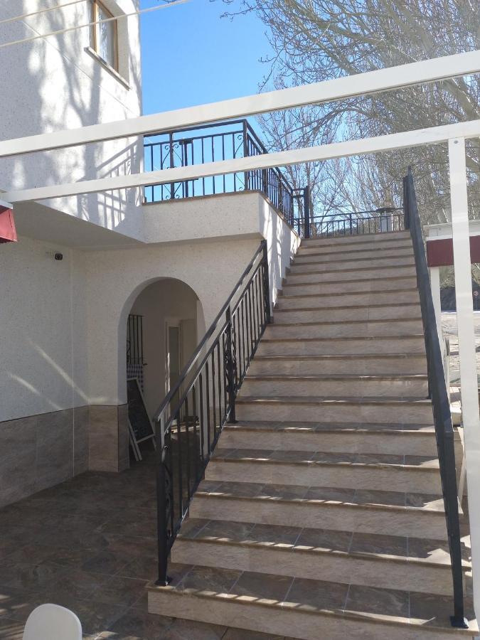 Hostal El Desvio เซียร์ราเนบาดา ภายนอก รูปภาพ
